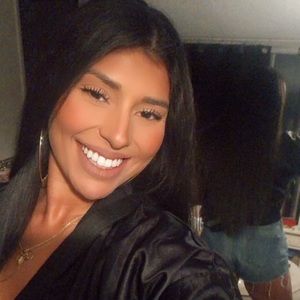 Meet your Posher, Celeste